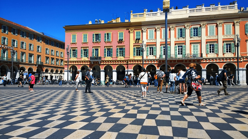 Round and Round in City Squares