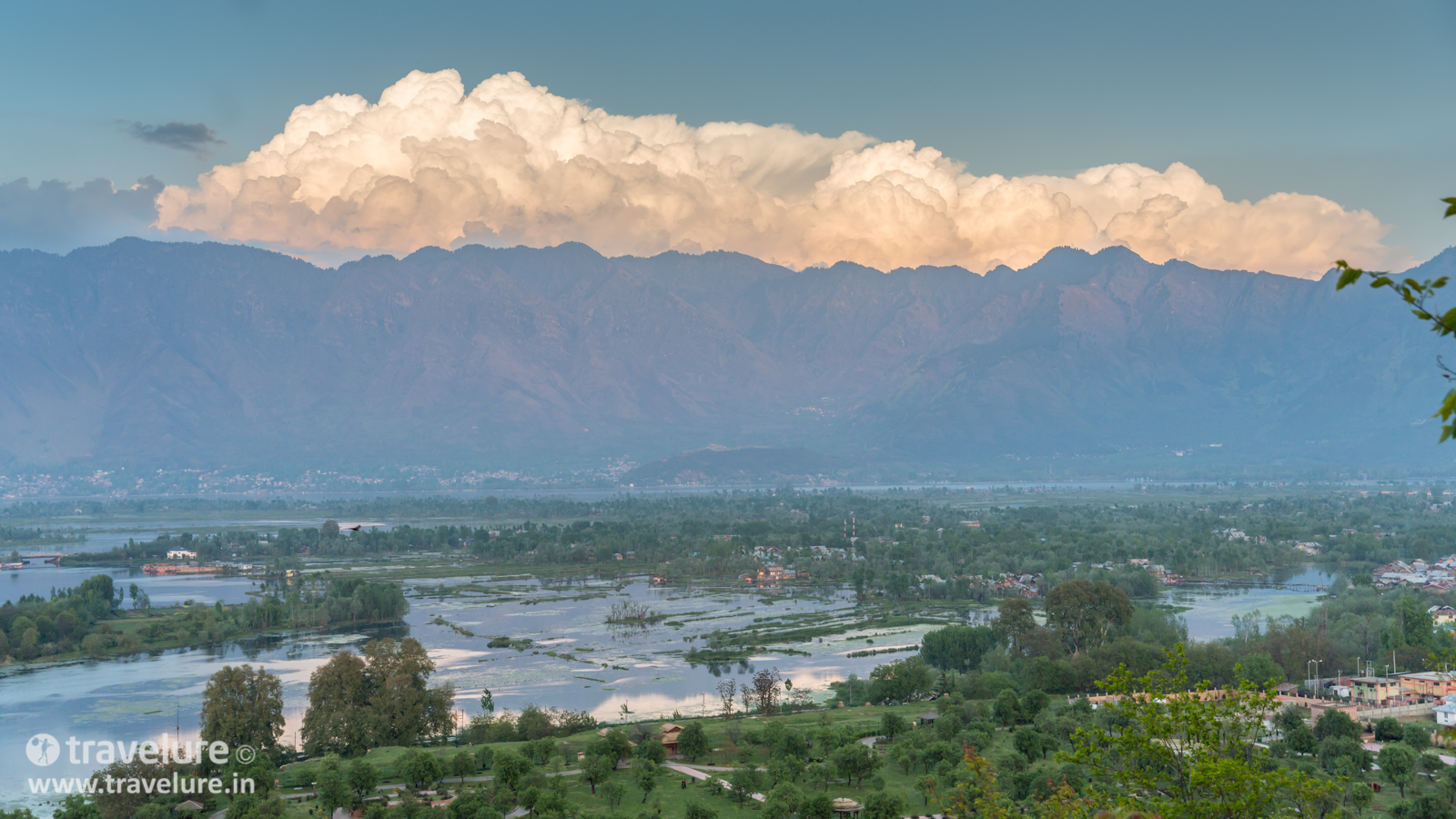 Romancing India's Best Loved Lake - Dal Lake