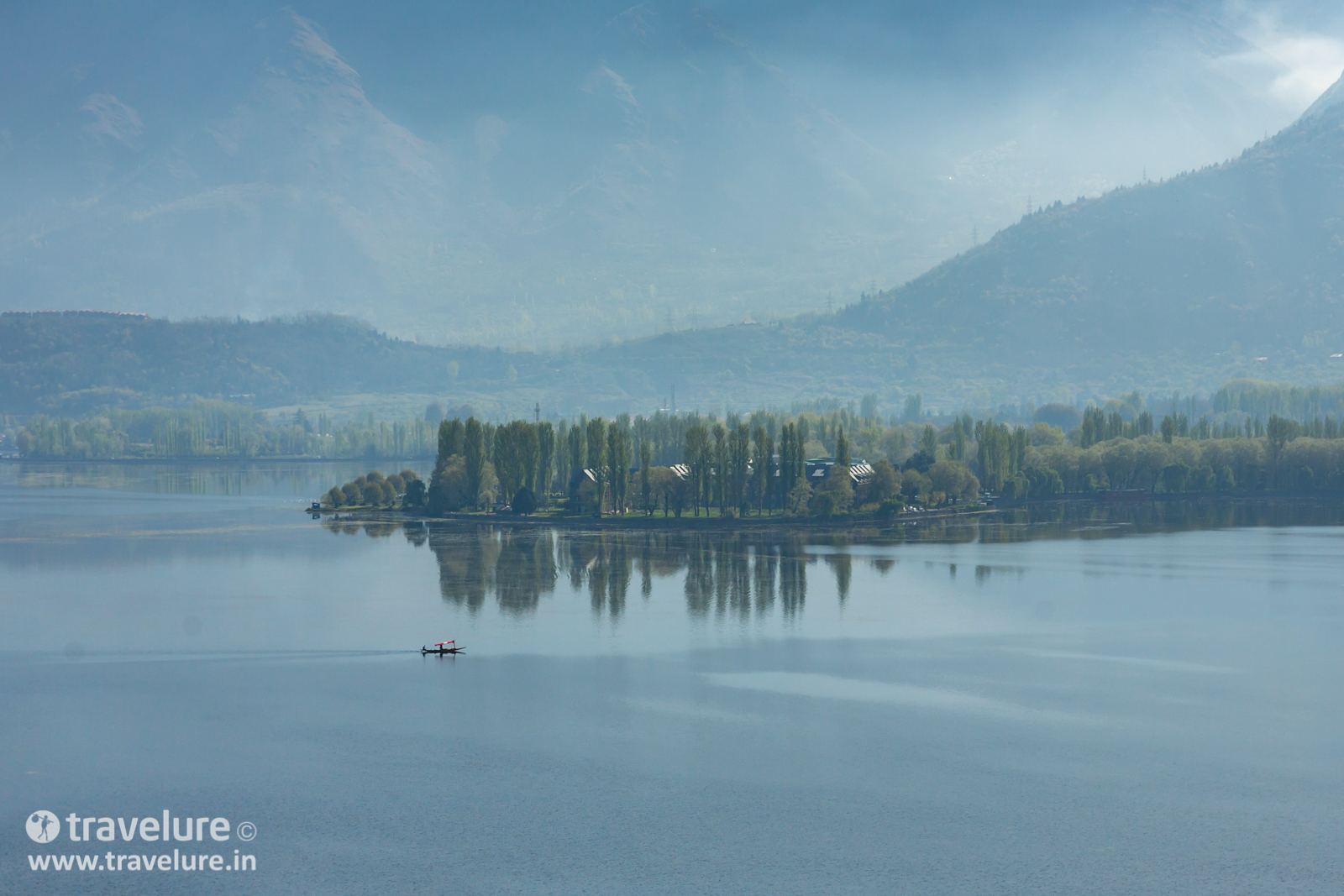 Romancing India's Best Loved Lake - Dal Lake