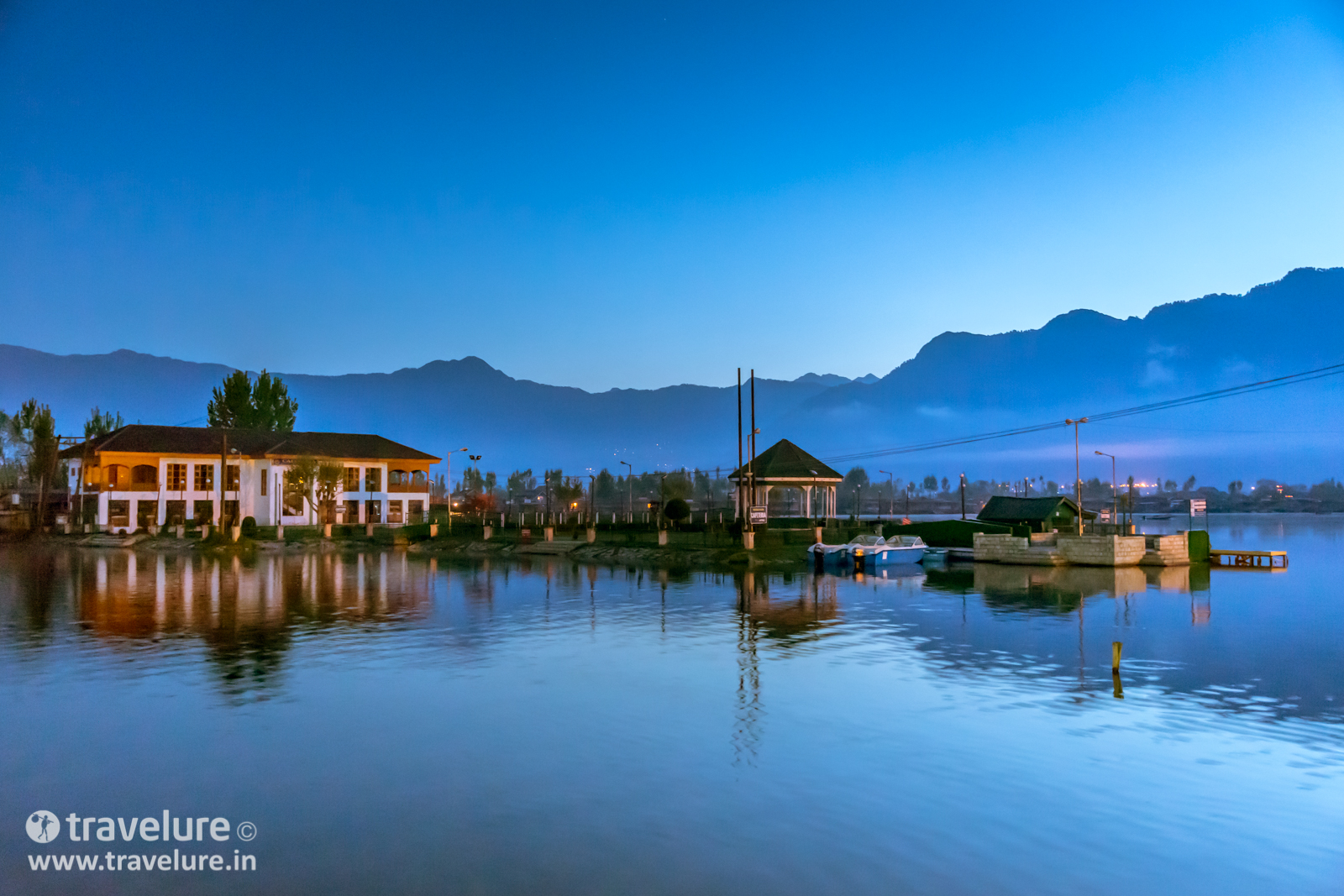 Romancing India's Best Loved Lake - Dal Lake