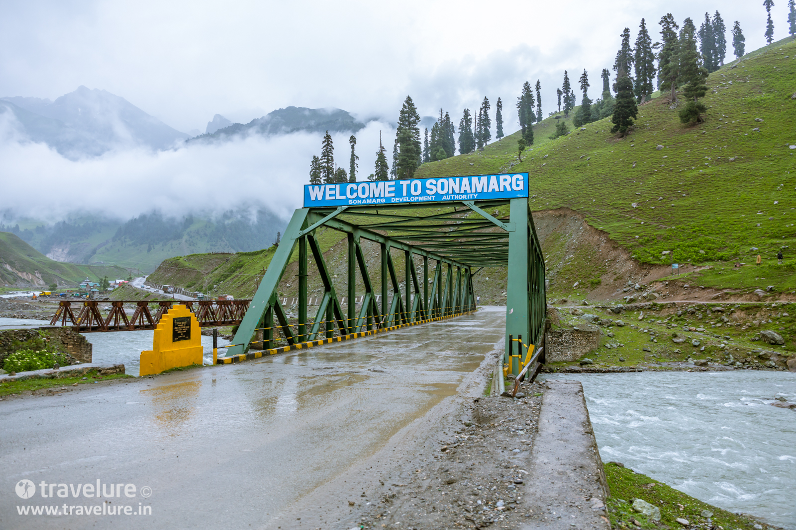 Road Tripping to Khardung La for the #HighestBloggerMeet