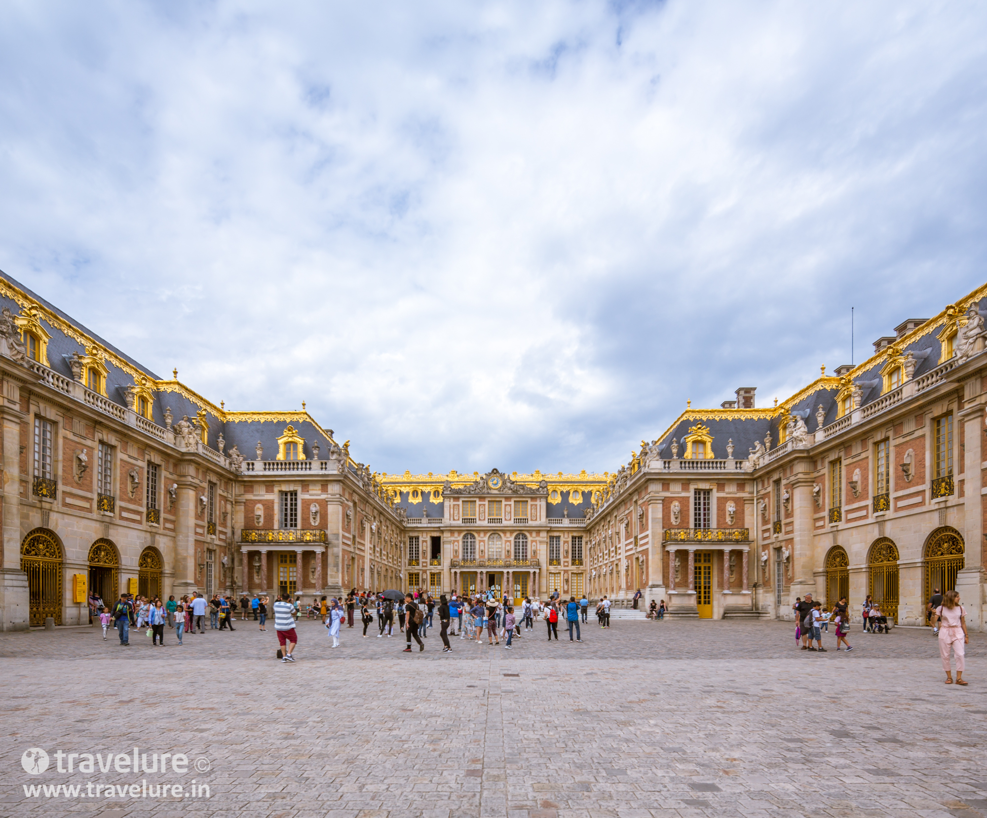 Paris Instagram Roundup covers Château Versailles