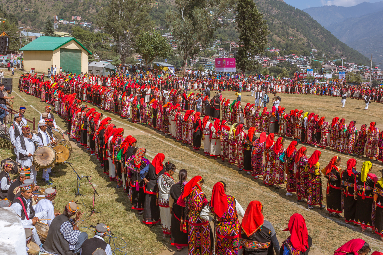 Naati dance at Kullu Dussehra - Gods' Own Get-Together