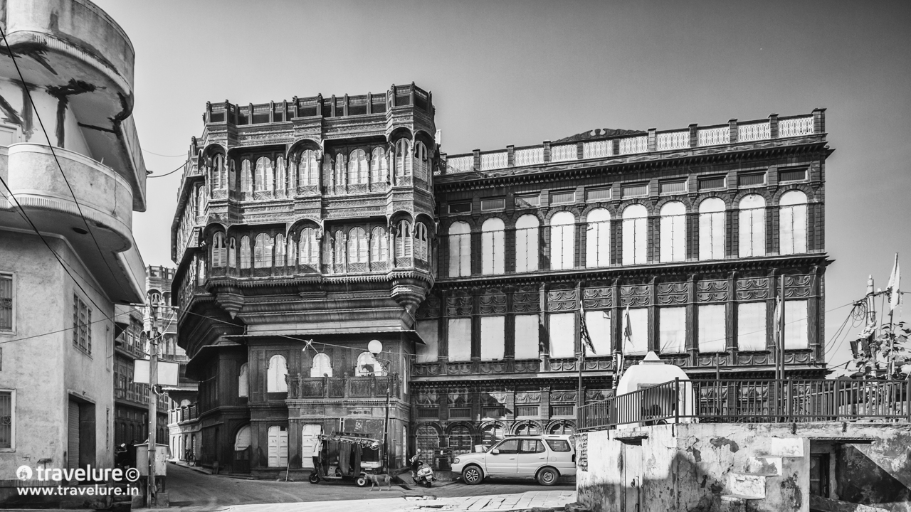 While Rampuria haveli isn't, Narendra Bhawan Bikaner is An Ideal Haveli