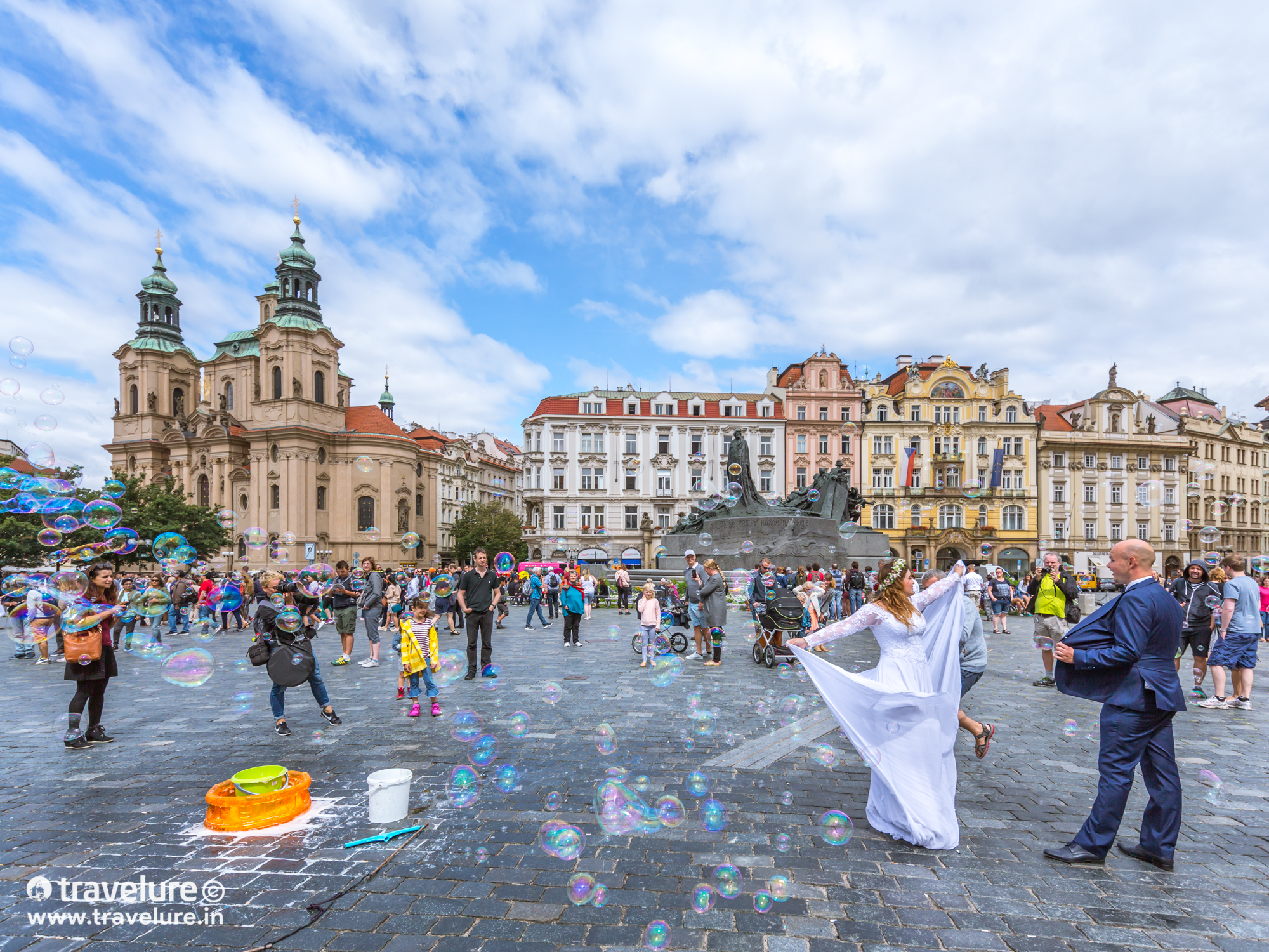 Old Town Square. Czech out 35 stunning images from one of the most scenic destinations in Eastern Europe - Prague. Special mention: Charles bridge & its 30 statues! #Prague #Czechia #CzechRepublic #Instagram Instagram Roundup Prague Czech Republic