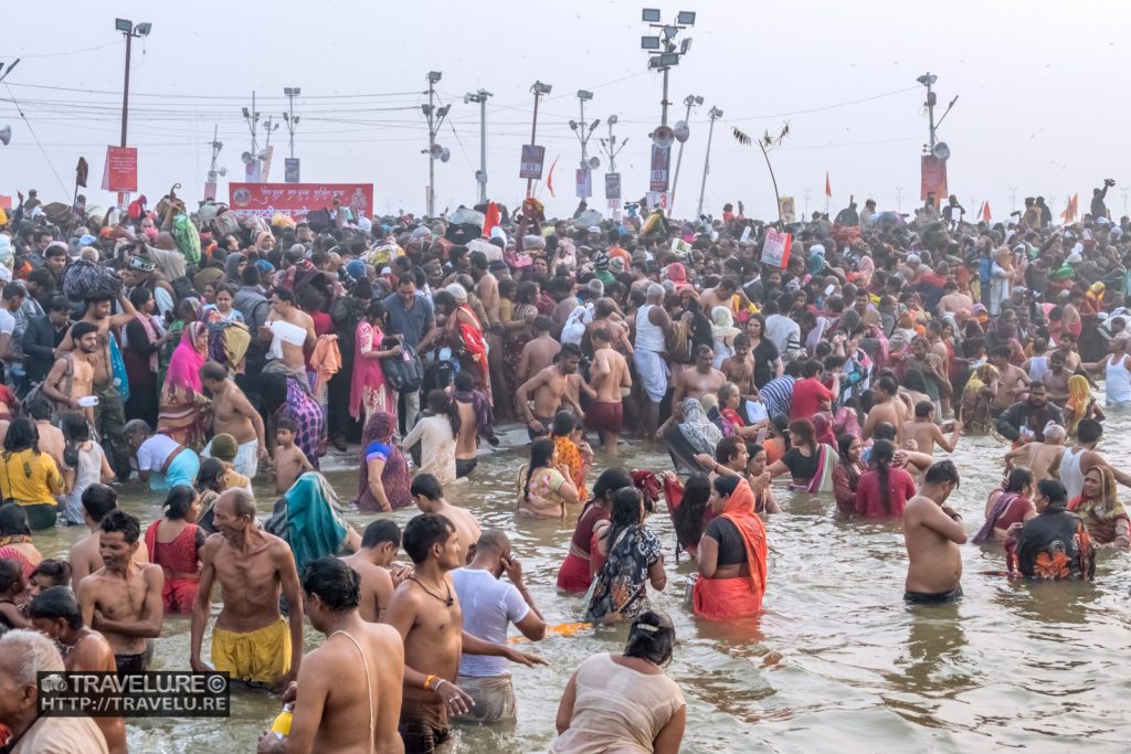 Holy dip on Mauni Amavasya - Kumbh Mela India - World's Largest Gathering - Travelure ©