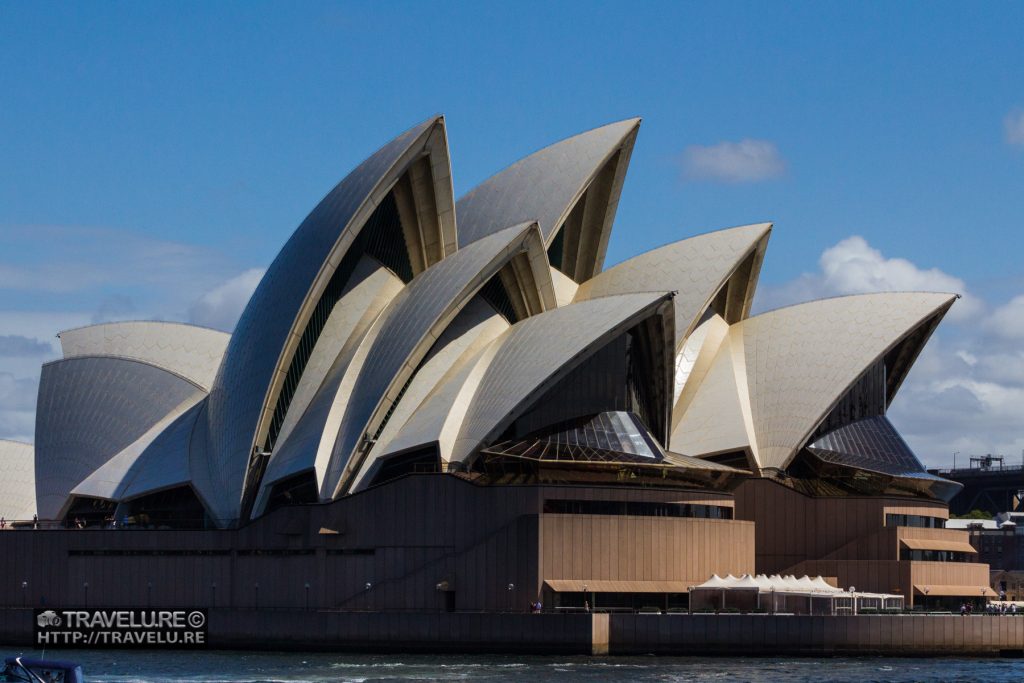 Expressionist design with curved shell-like roofs of the various auditoriums