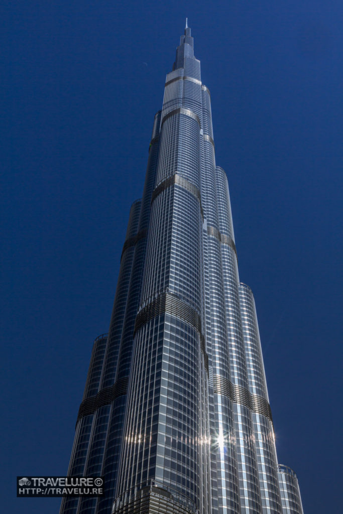 829.8 mt tall Burj Khalifa proudly pierces the sky like a giant needle!