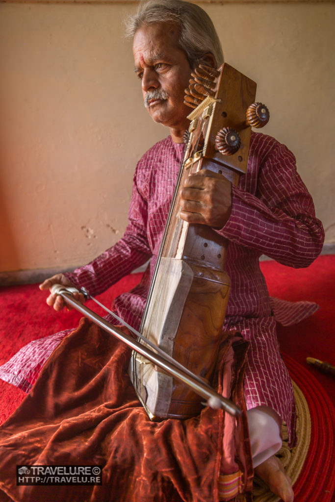 Seventh generation Sarangi player from Banaras Gharana – Santosh Mishra - Travelure ©