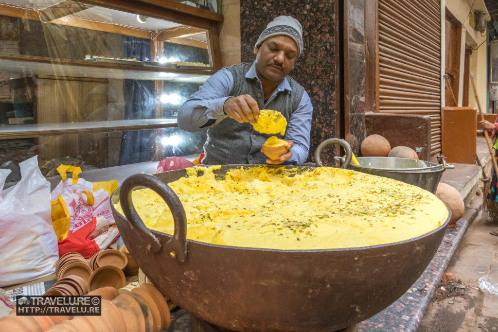 Yummy mallaiyyo - a street food favourite from Banaras - Travelure ©