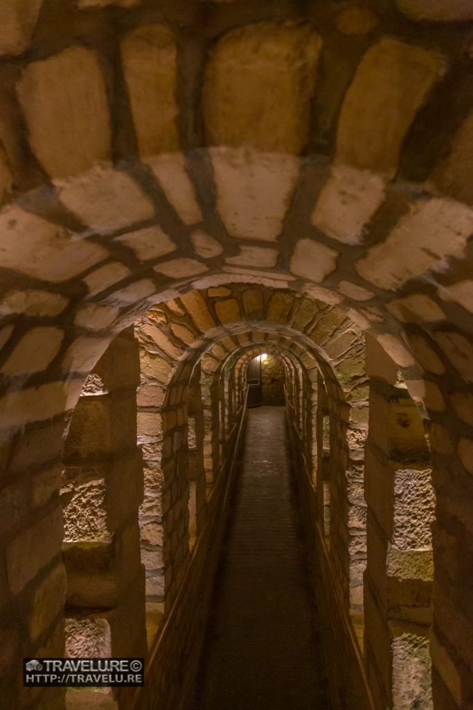 The archway leading to a different world beneath The archway leading to a different world beneath - the Catacombs - Travelure ©