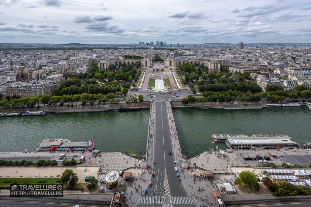 View of Trocadero across the Seine from the 3rd level of the tower - Travelure ©