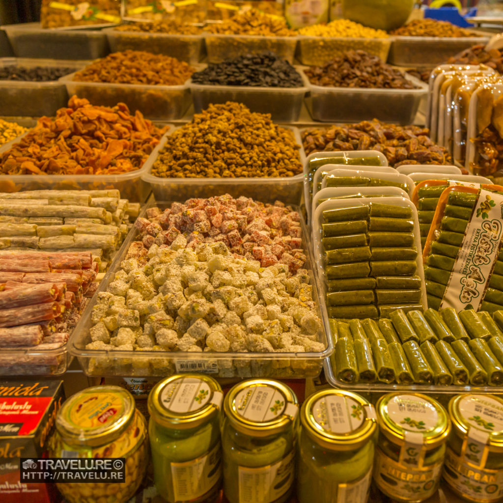 Foodstuff in local market, Gaziantep, Turkey - Travelure ©