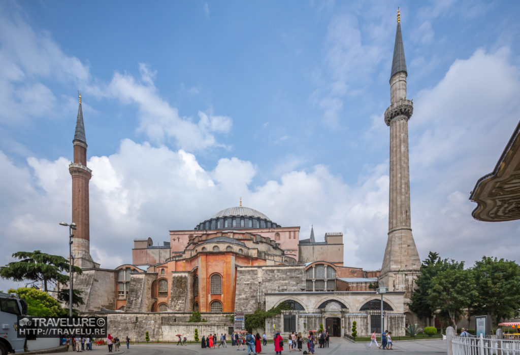 Hagia Sophia - an amalgam of Byzantine Christian and Islamic architecture. - Travelure ©