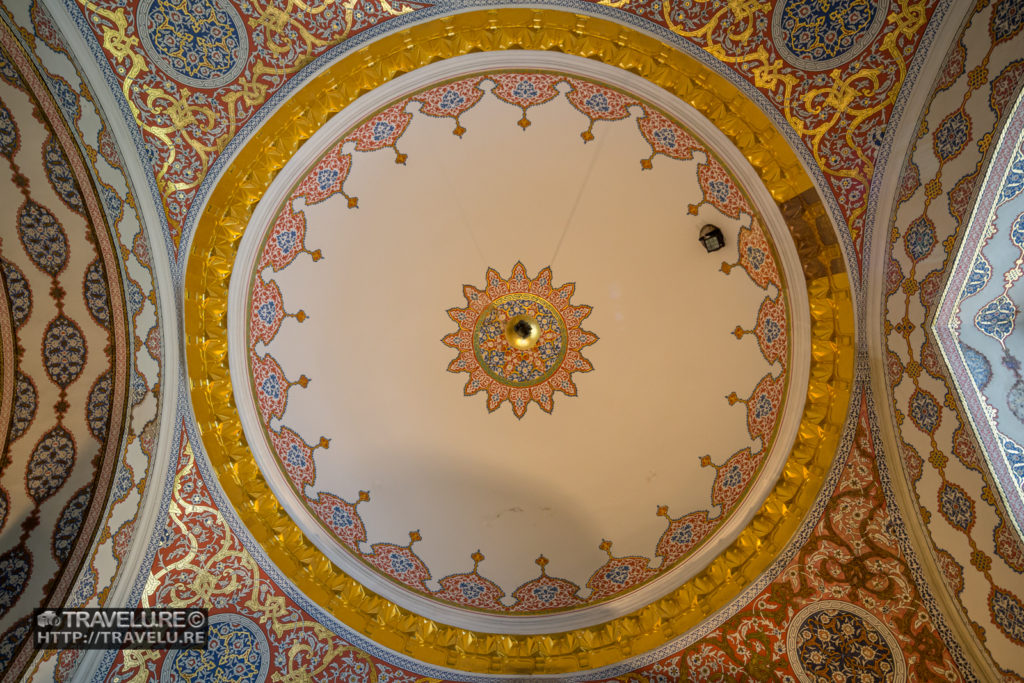 Ceiling of one of the three domes of Imperial Council,  Dîvan-i Hümâyûn (The Domed Chamber in Courtyard II of Topkapi Palace). - Travelure ©