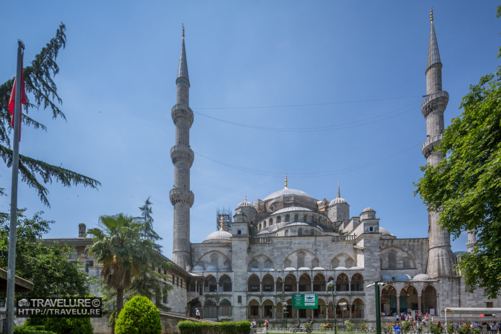 The distinctive Blue Mosque is a symbol of Istanbul - Travelure ©