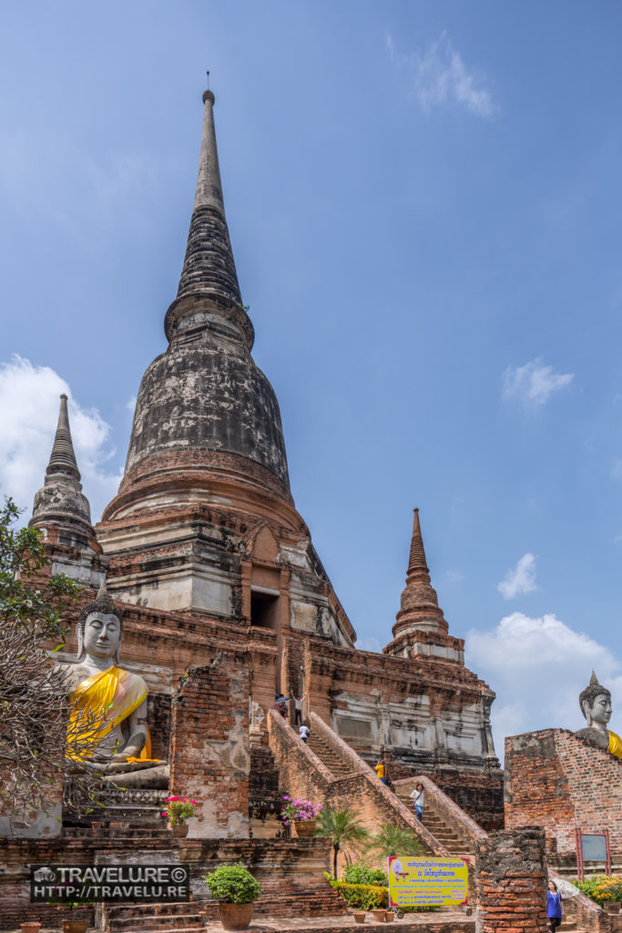 Stairway leading to the sanctum sanctorum of Wat Yai Chai Mongkhon. This was earlier a Rama Temple. - Travelure ©