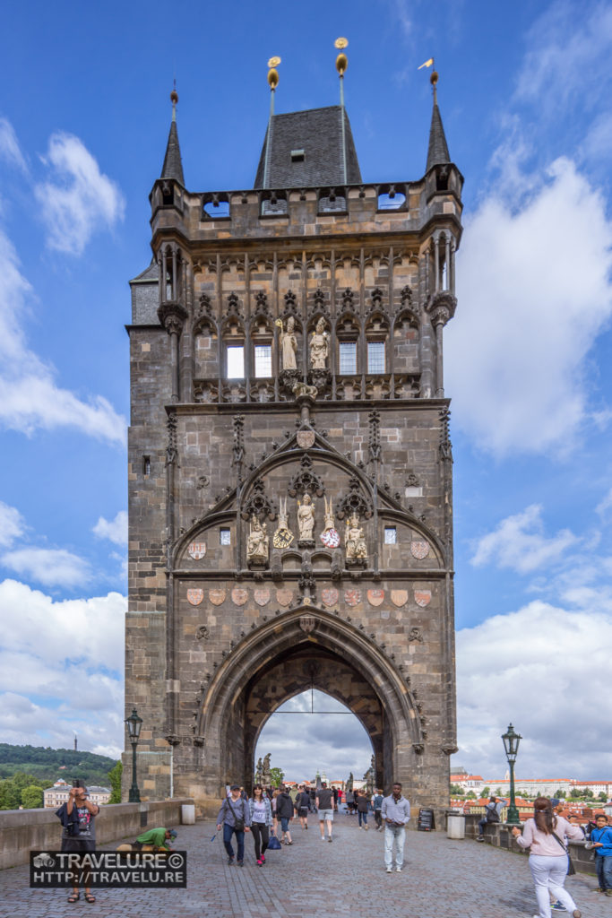 The Eastern Bridge Tower (Old Town Centre side). Inelegant restoration deprives it of grace and beauty. - Travelure ©