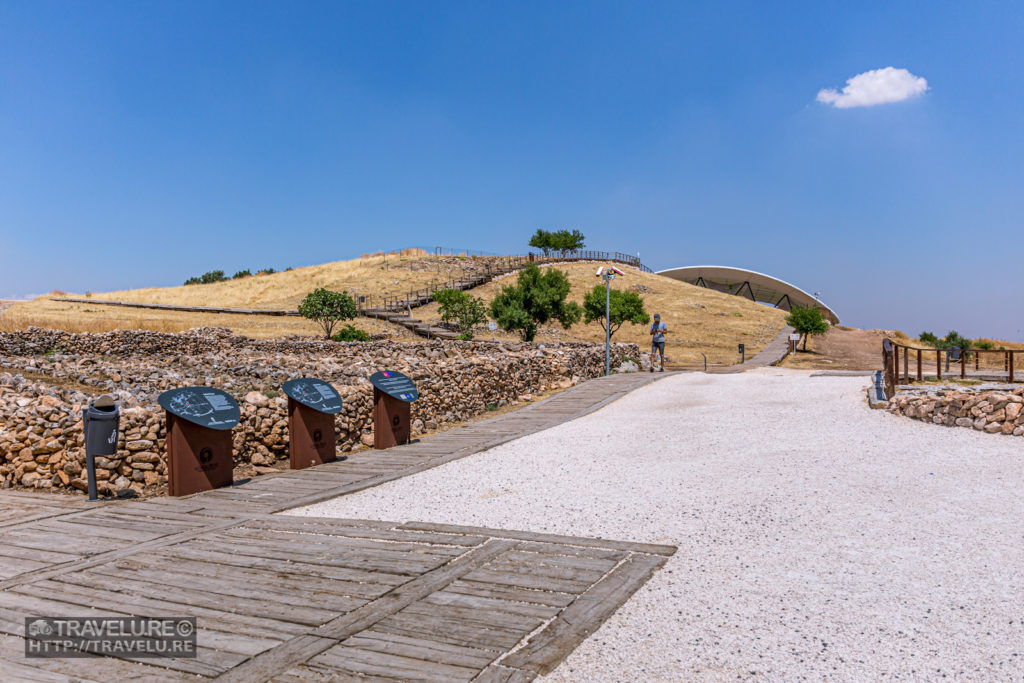 The approach to Gobekli Tepe (Turkish for Potbelly Hill) - Travelure ©