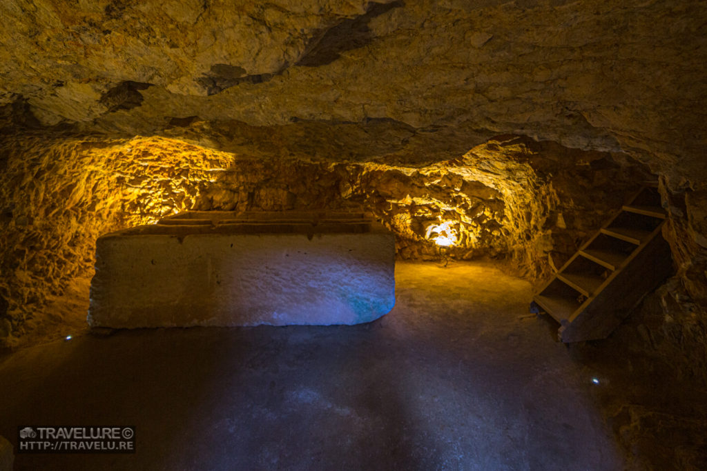 Stone coffins inside the Necropolis - Travelure ©