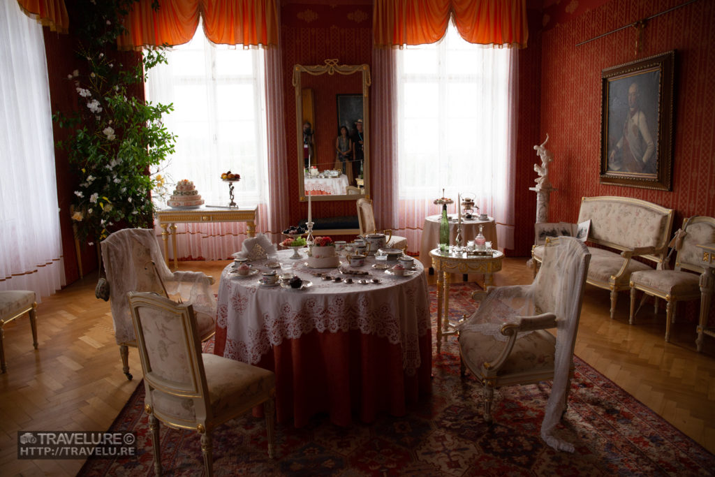 Tea Service in Radun Chateau as originally shot - Shooting dark interiors against bright ambient light - Tea service, Radun Chateau - Travelure ©