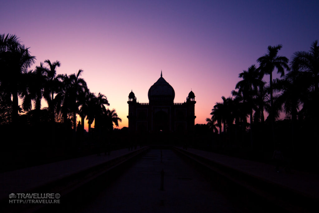 Safdarjung Tomb, Delhi, in silhouette - Shot against the light - Travelure ©