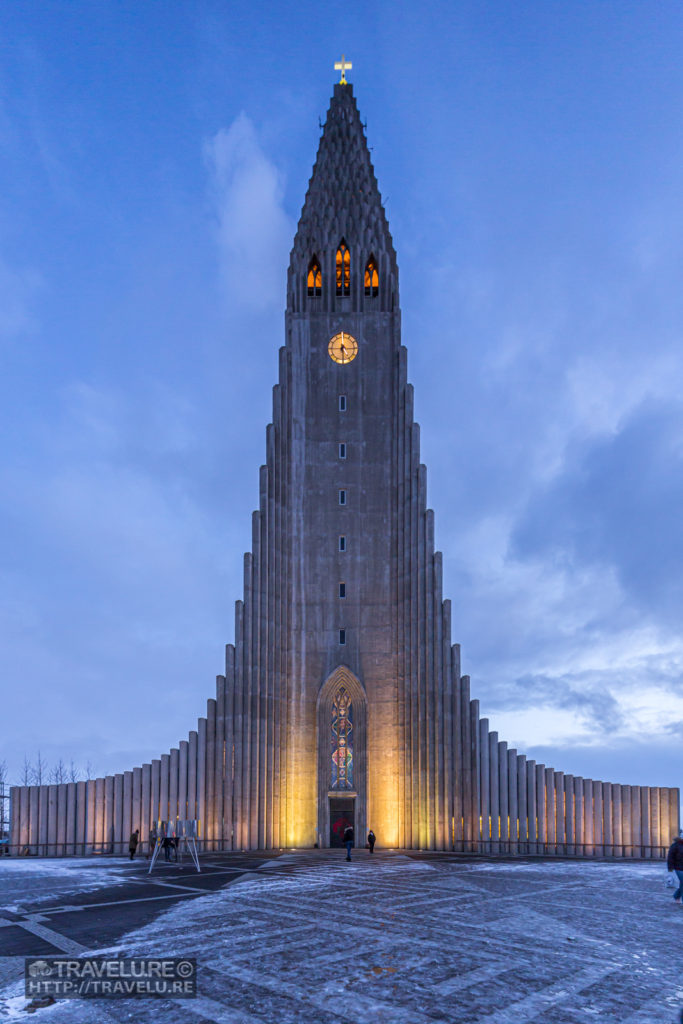 Hallgrímskirkja Reykjavik - The Beauty of the Blue Hour - Travelure ©