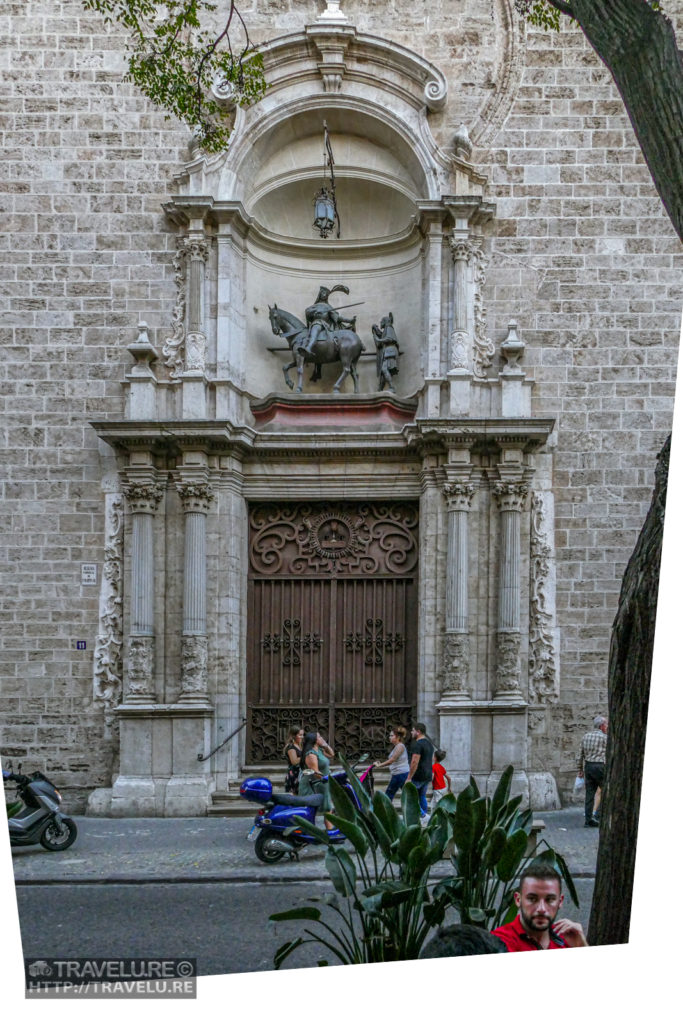 After Vertical Correction: -30;  Church of St Martin and San Antonio Entrance, Valencia, Spain - Capturing Architecture without Distortion Part-2 - Travelure ©