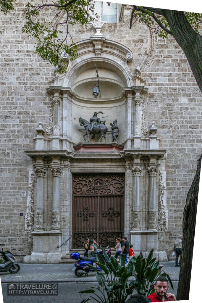 After Y-Axis Correction: -10.1;  Church of St Martin and San Antonio Entrance, Valencia, Spain - Capturing Architecture without Distortion Part-2 - Travelure ©