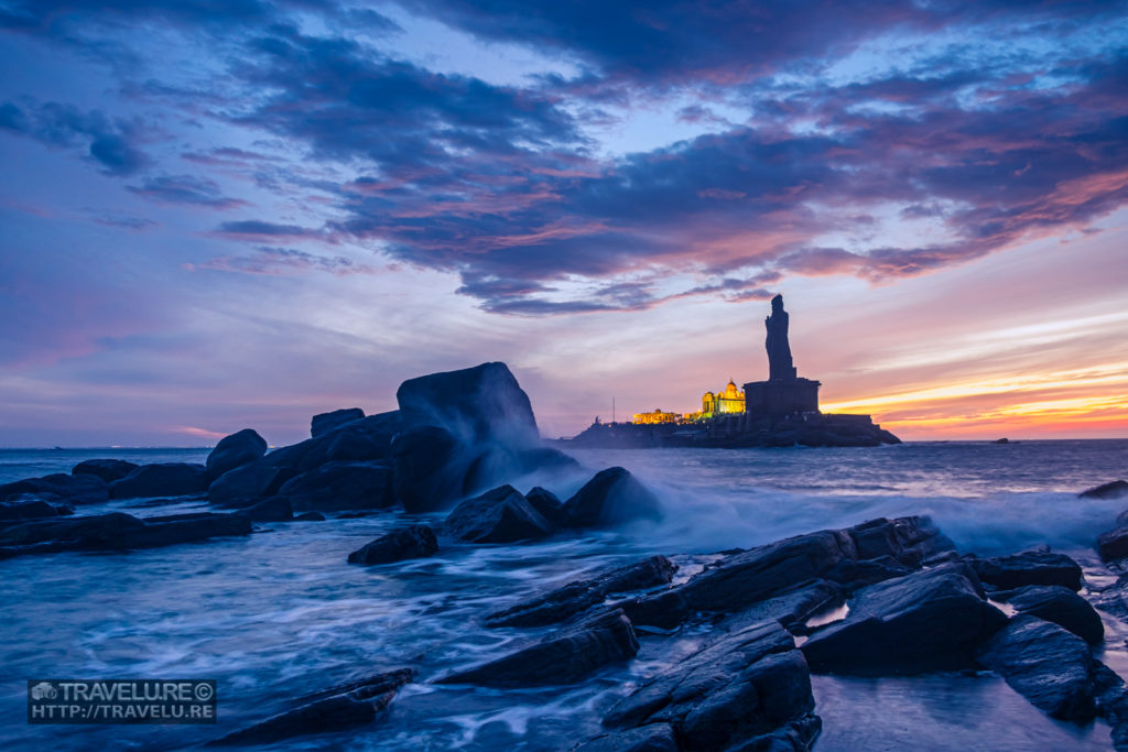 Shot #3: Thiruvalluvar Statue on Vivekananda Rock at dawn, Triveni Sangam, Kanyakumari (Cape Comorin). EXIF: ISO 200; Focal Length 18mm; Aperture f/4.5; Shutter Speed 0.8 seconds. - Capturing a landscape - Travelure ©