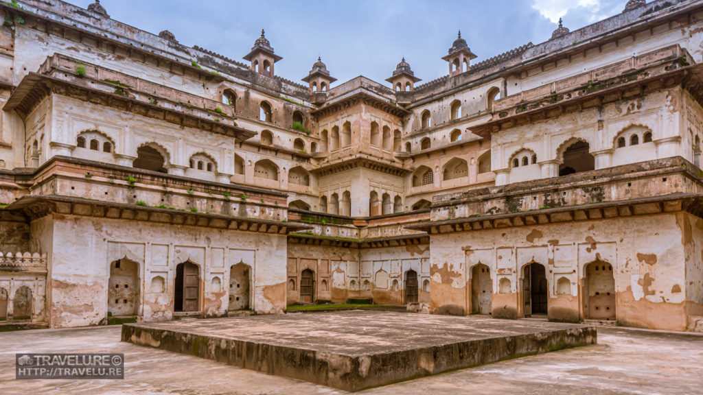 Jahangir Mahal, Orchha Fort Complex - Travelure ©