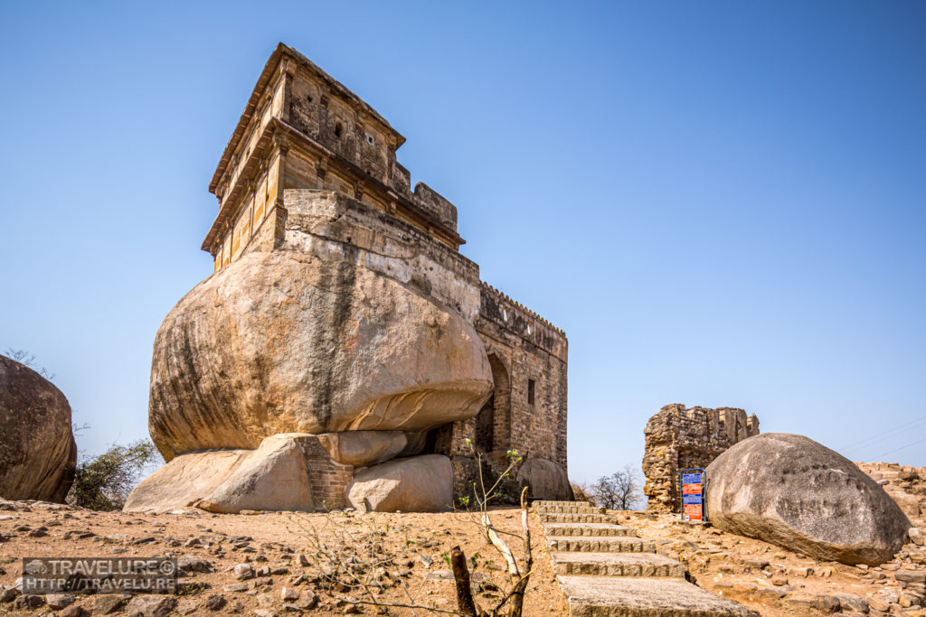 Watch Tower at Madan Mahal - an architectural marvel - Travelure ©