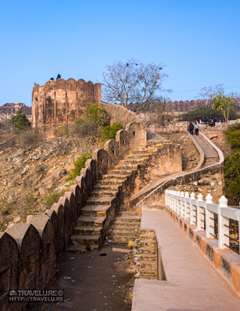 Double wall of Jaigarh Fort allowed for movement of soldier during enemy attack - Travelure ©