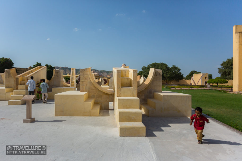 Assorted astronomical instruments at Jantar Mantar, Jaipur - Travelure ©.