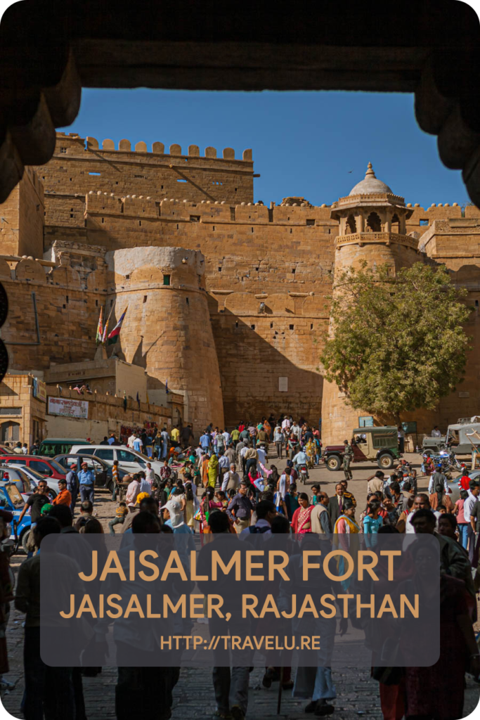 As a living fort, it has seen a huge influx of tourists savouring pre-modernist lifestyle. They come to live like locals but seldom stay true to the cause. - Jaisalmer Fort, Jaisalmer, Rajasthan - Travelure ©