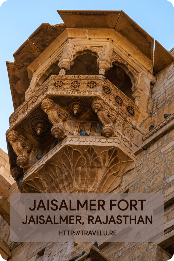 As a living fort, it has seen a huge influx of tourists savouring pre-modernist lifestyle. They come to live like locals but seldom stay true to the cause. - Jaisalmer Fort, Jaisalmer, Rajasthan - Travelure ©