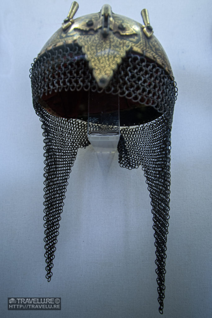 Armoured headgear on display - Travelure ©