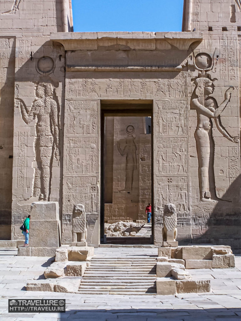 Entrance to the sanctum sanctorum of the Temple of Isis - Travelure ©