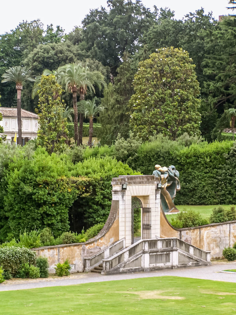 The gardens inside the Vatican - Travelure ©