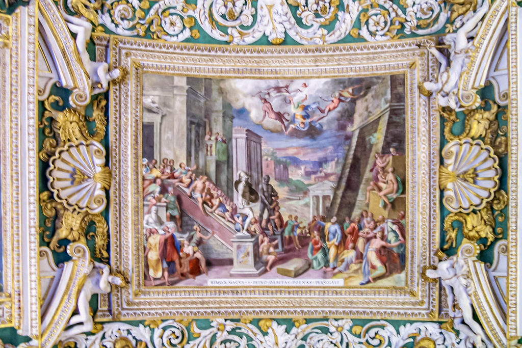 Another piece of art exhibited in the Vatican Museum - Travelure ©