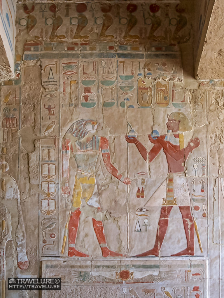 Paintings adorned the corridors and walls of the tombs - Travelure ©