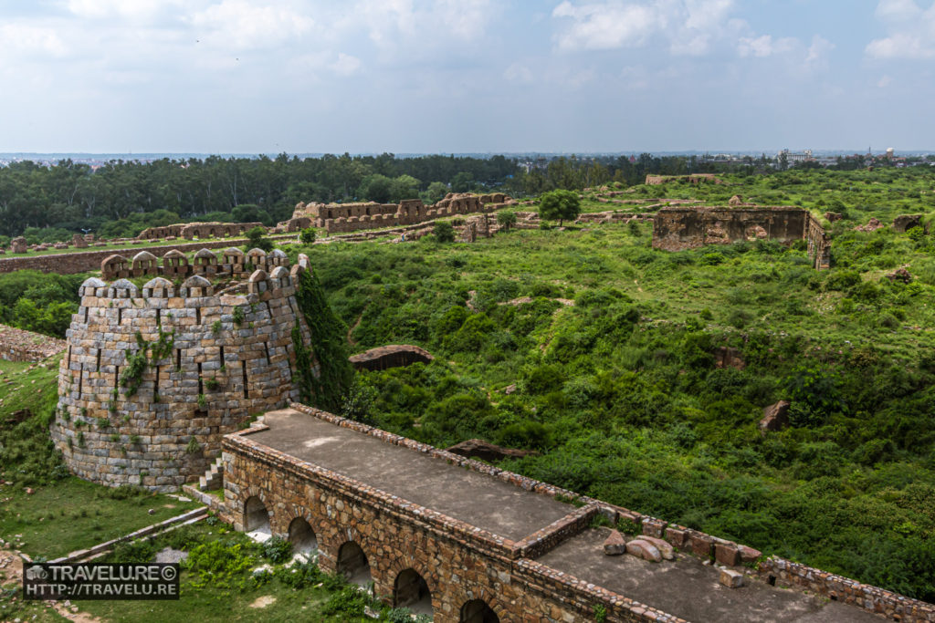 The vast fortified city created by Ghiyas-ud-Din Tughlaq - Tughlaqabad Fort - Travelure ©