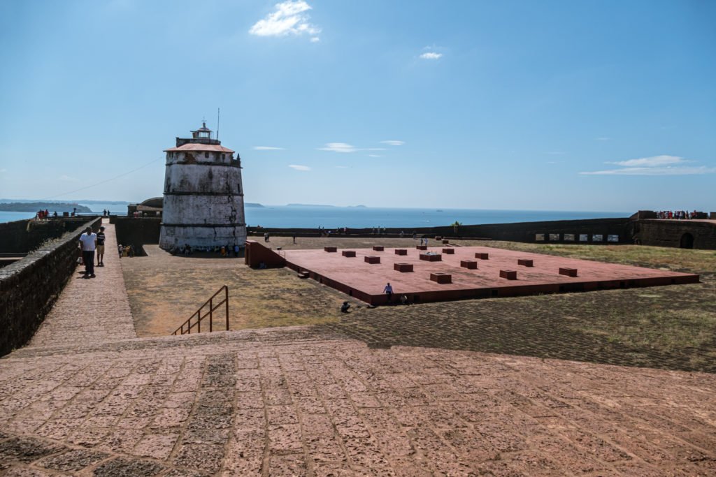 Upper Fort Aguada with its reservoir and lighthouse - Travelure ©