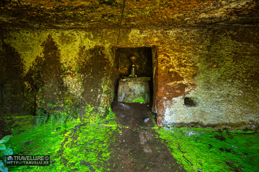 Shri Siddhanath Cave Temple - Travelure ©