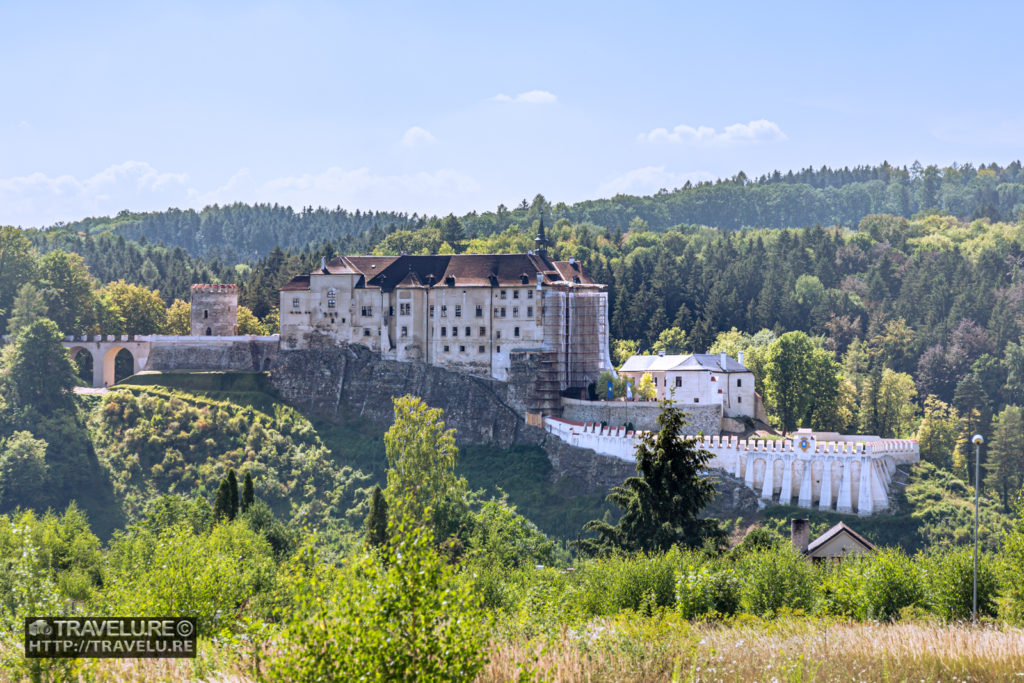 Cesky Sternberk perched proudly atop a rocky ridge - Travelure ©