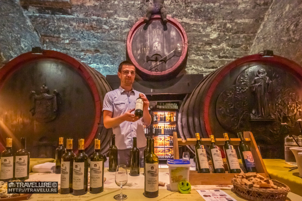 Sommelier readying his stuff for our wine tasting session - Travelure ©