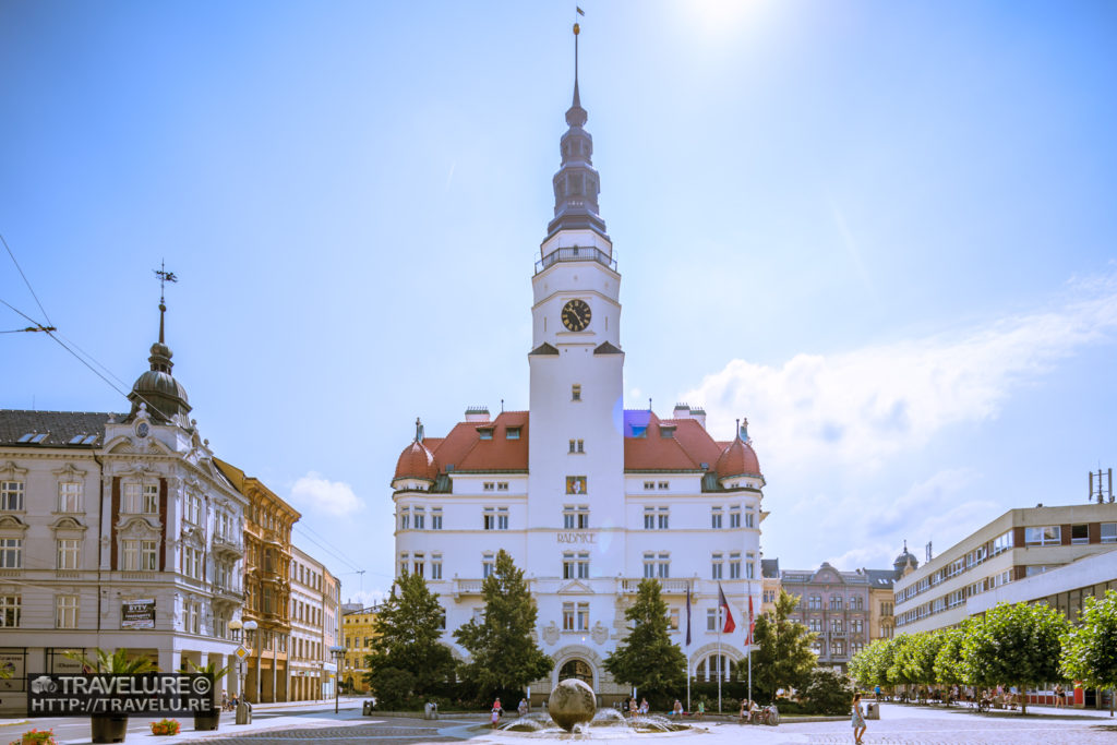 Opava Town Hall with its tower (Hlaska) - Travelure ©