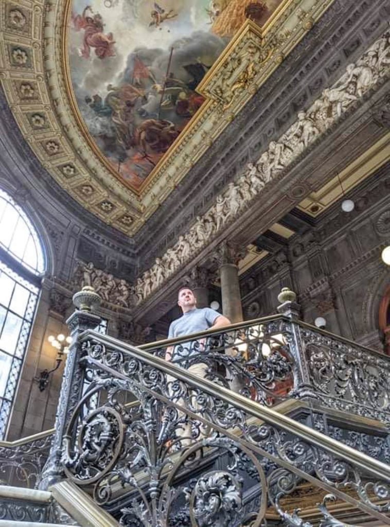 Nathan admiring the interiors - Travelure ©