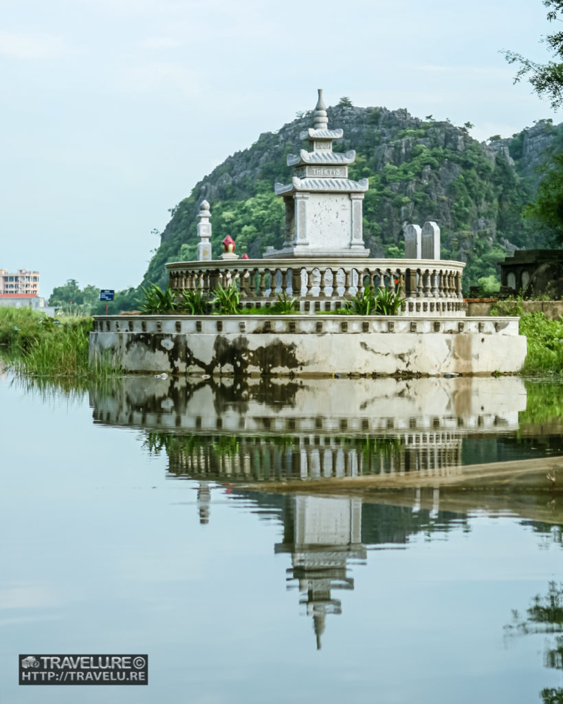 Along the banks of Ngo Dong River - Travelure ©