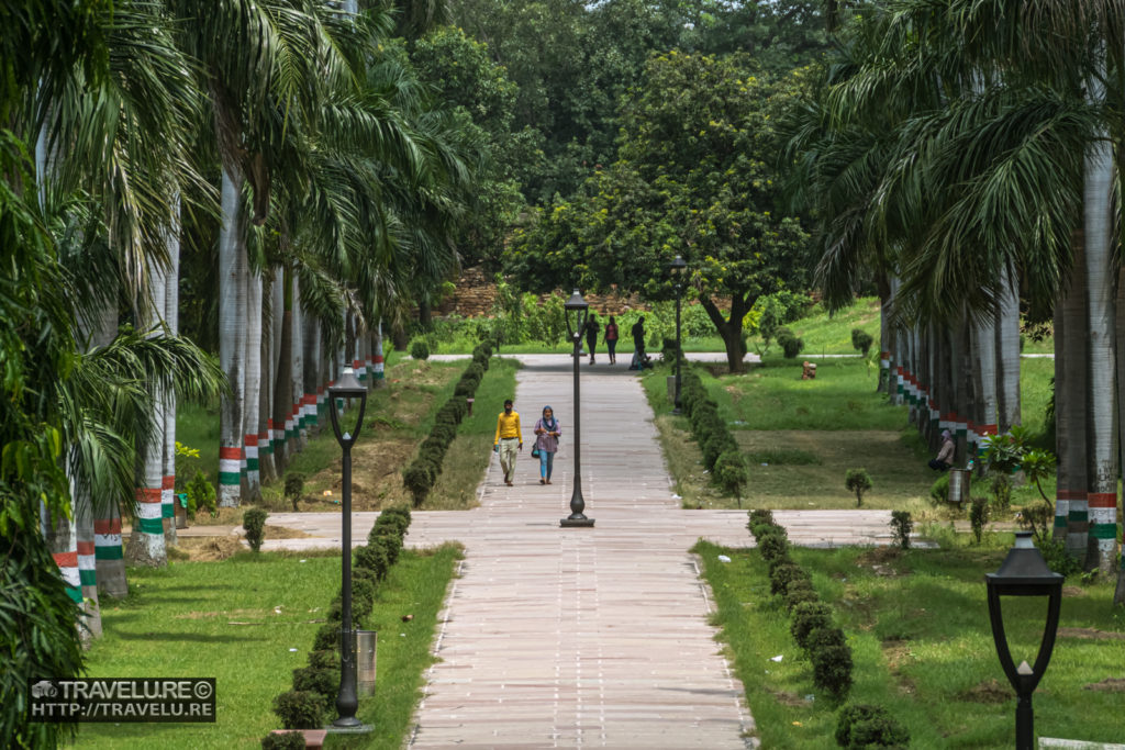 The immaculate landscaping of Khusro Bagh - Travelure ©